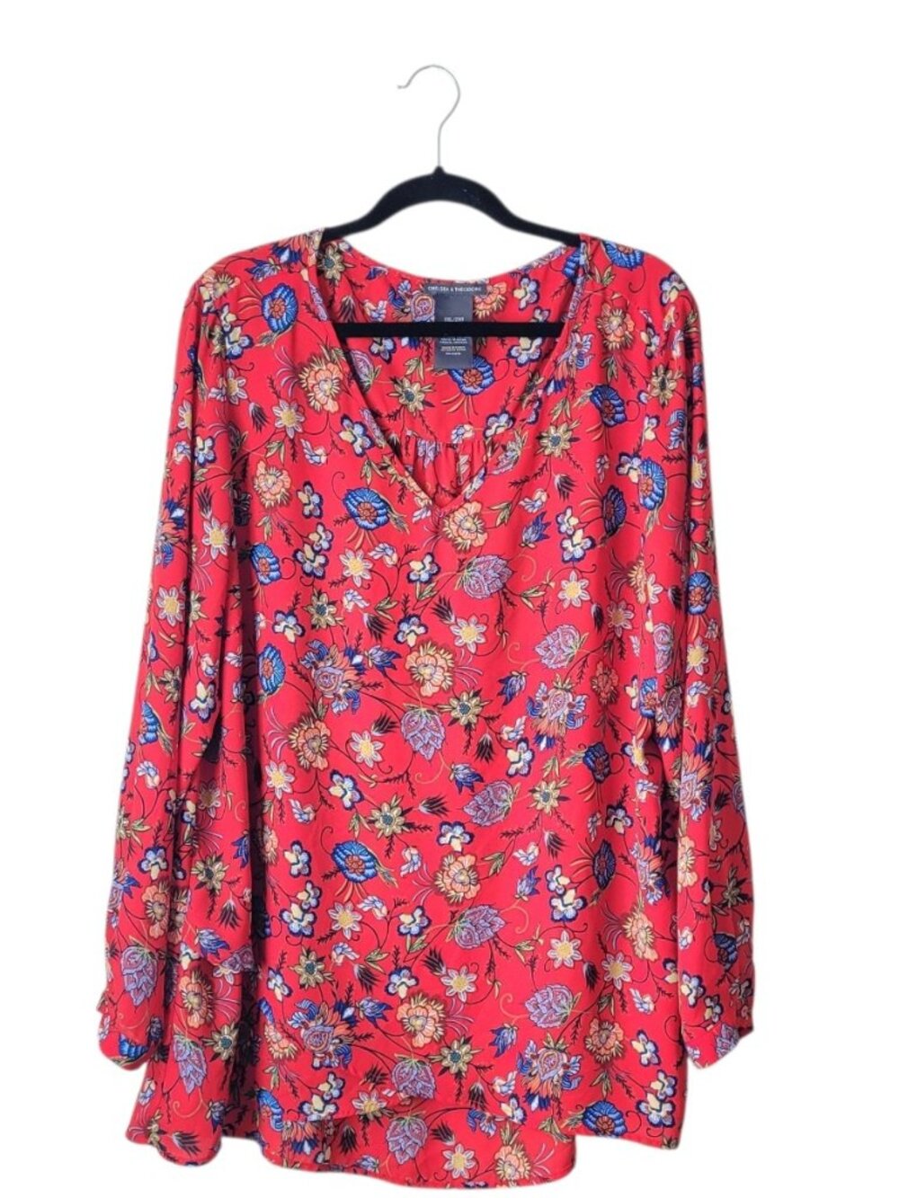 Chelsea & Theodore Red Floral V-neck Blouse
